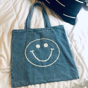Madewell Insider tote looks like JBeib’s Drew line